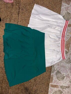 SKORTS SIZE L